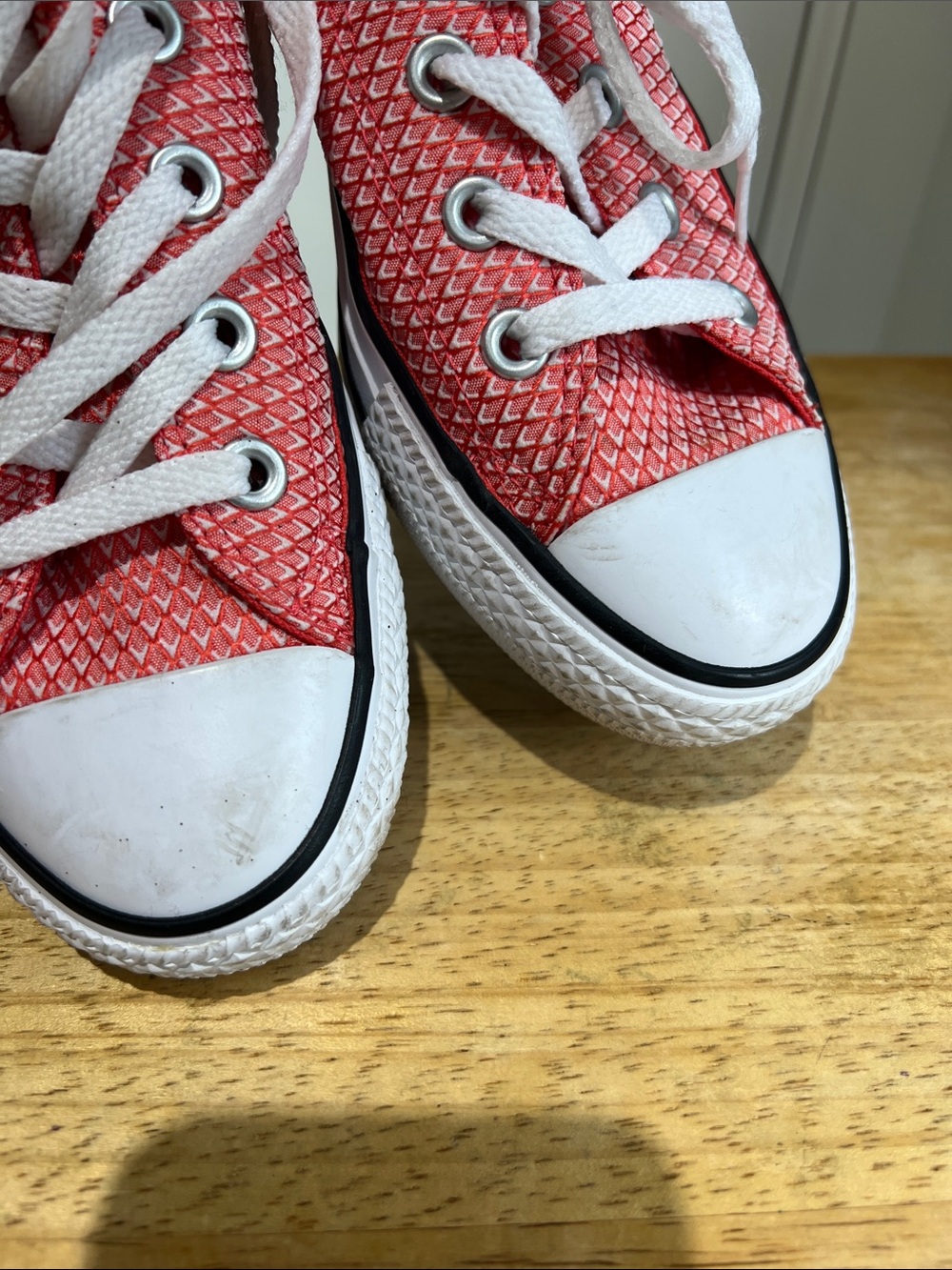 Converse Low-Top Sneakers in Red and White - Picture 6 of 7